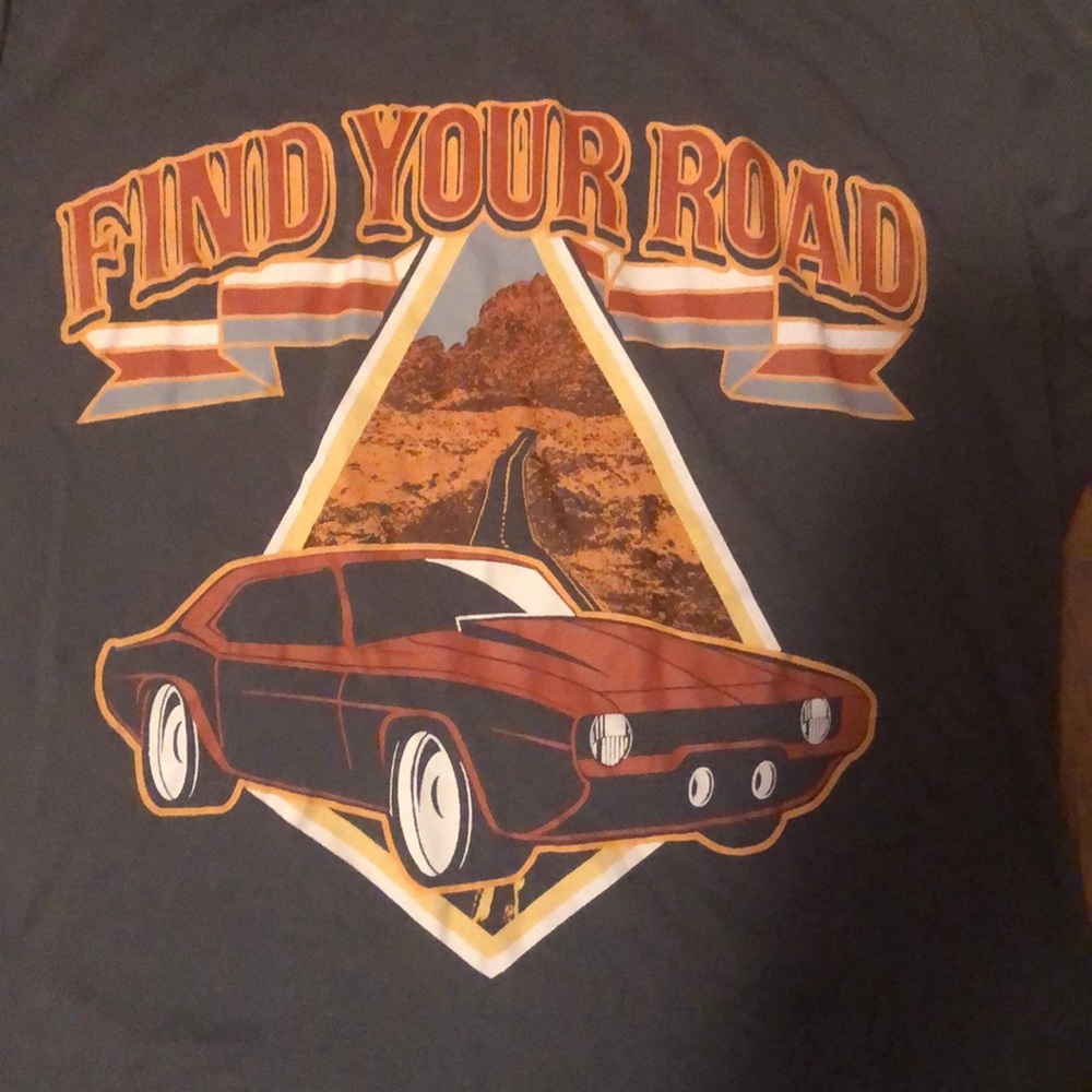 Like new Target tee. - Picture 3 of 3
